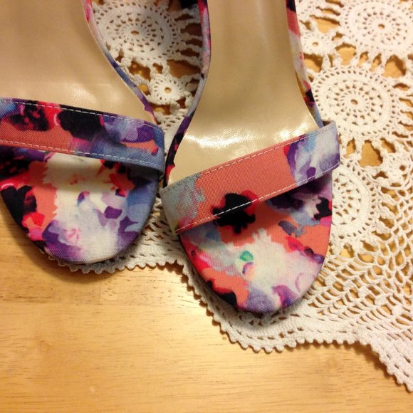 NWOT Euncer Ankle strap, open toed heels - Picture 4 of 9